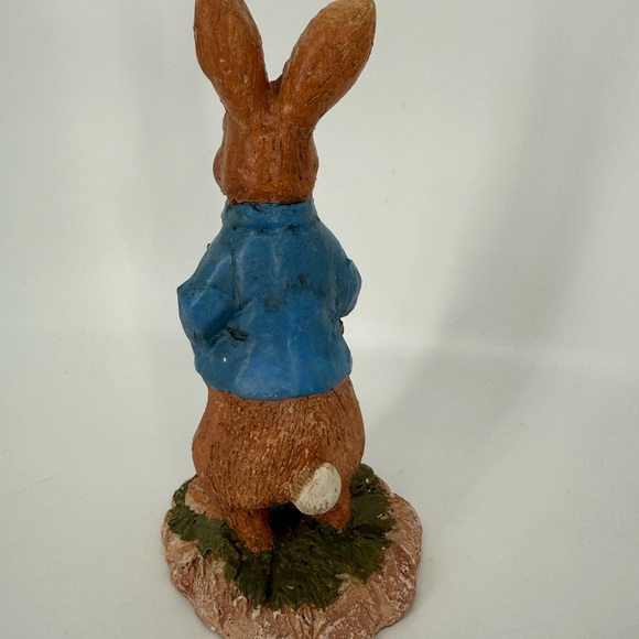 Threshold Rabbit Colorful Banner & Peter Rabbit Figurine - Picture 4 of 10